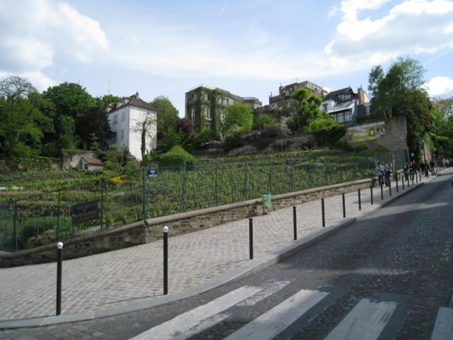 Quiet Apartment Hill Of Montmartre Paris Exterior foto